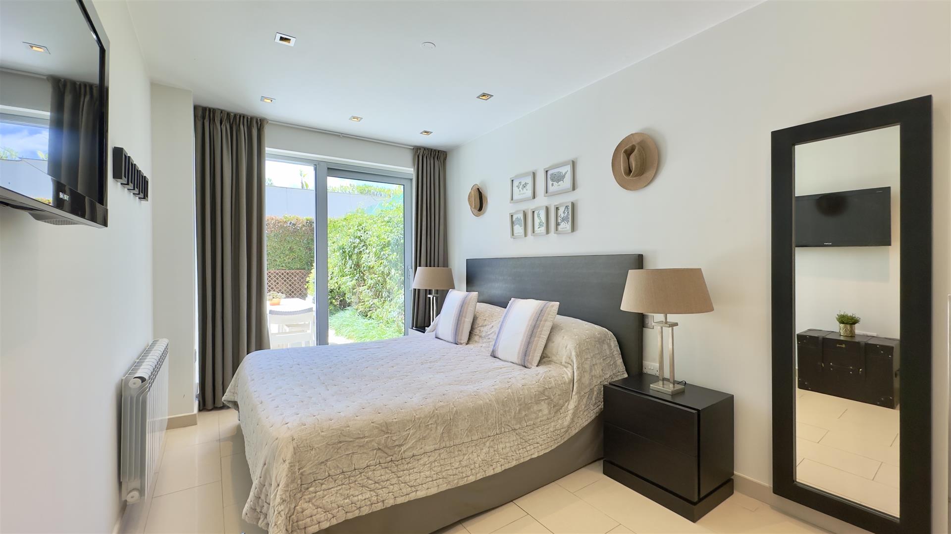 Image of Apartment - 2 Bedrooms - 2 Bathrooms for Sale in Ocean Village-Gibraltar, Image 5